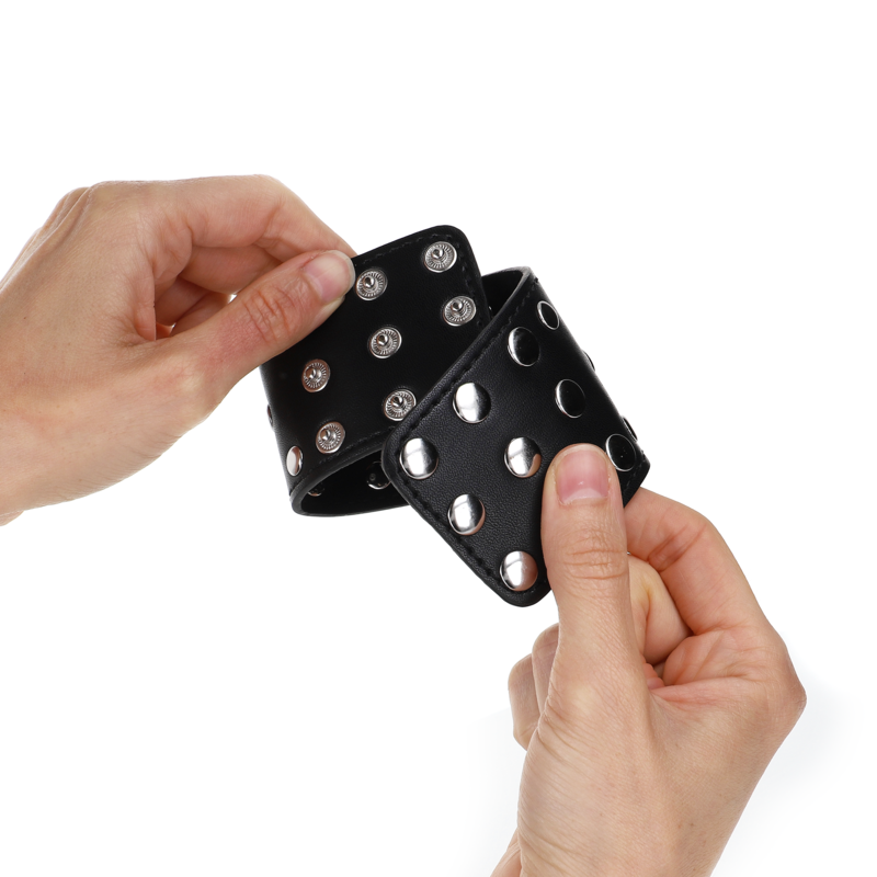 KINK - ADJUSTABLE STUDDED SNAP CLOSURE WRISTBANDS BLACK 19-24 CM X 5.5 CM