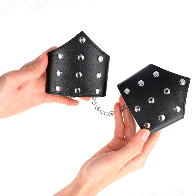 KINK - BLACK POINTED STYLE WRISTBANDS WITH ADJUSTABLE CHAIN ​​17-23 CM X 8.5 CM