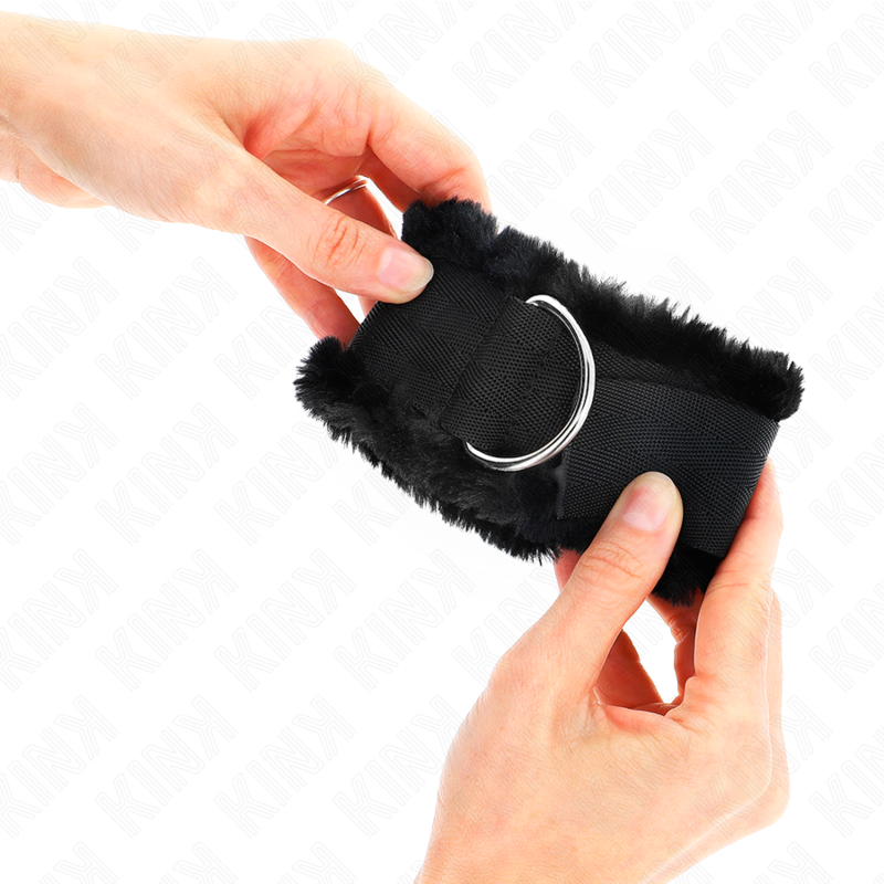 KINK - ADJUSTABLE BLACK LINED WRISTBANDS 17-31 CM X 7 CM